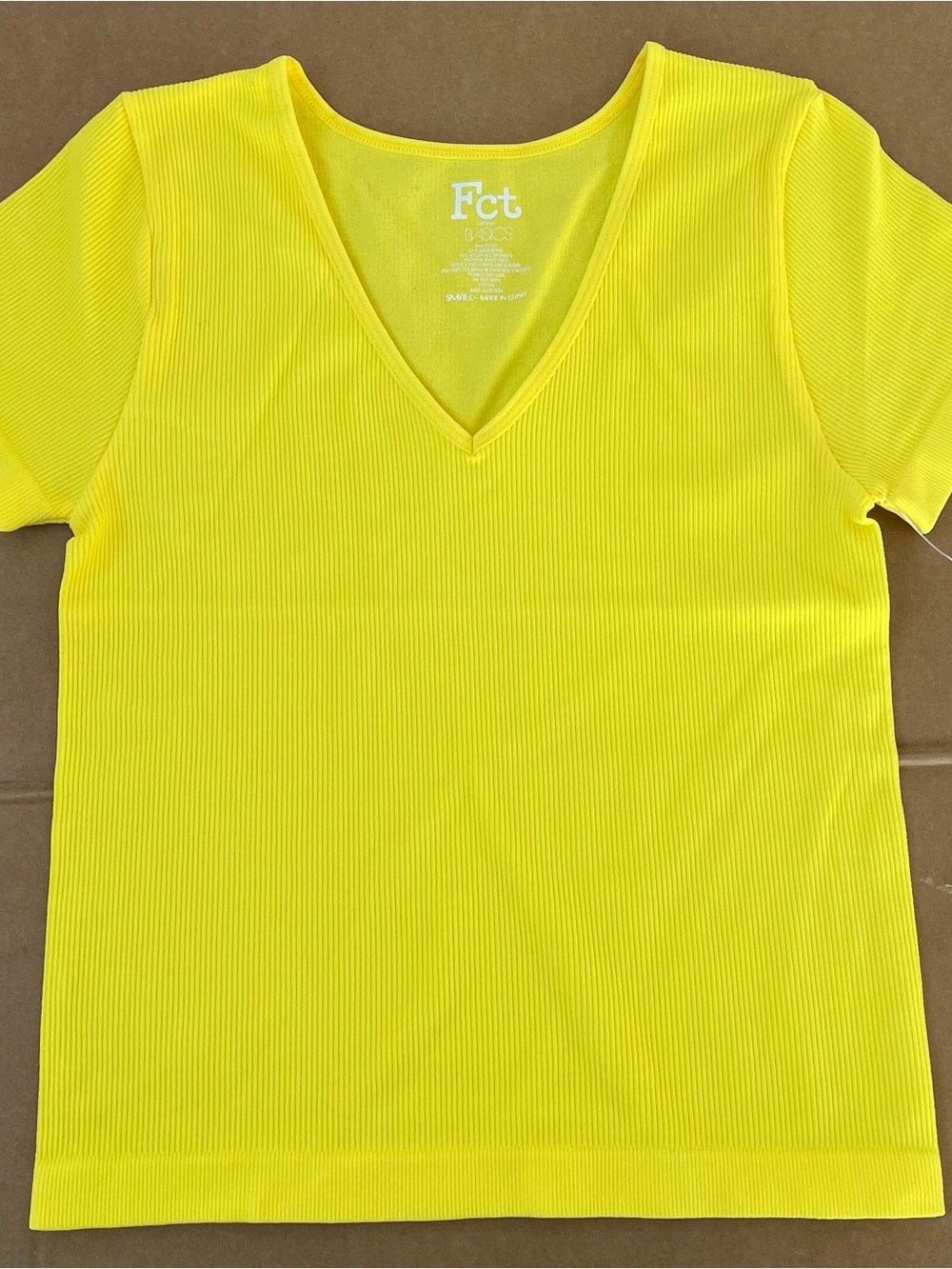 Fct Basics Ribbed V-Neck T-Shirt - Yellow - Small